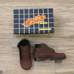 NIB Amilio Boys Brown Lace Up Boot